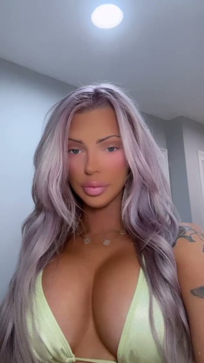Watch iamY2KBarbie's leaked NSFW video on TwXstars