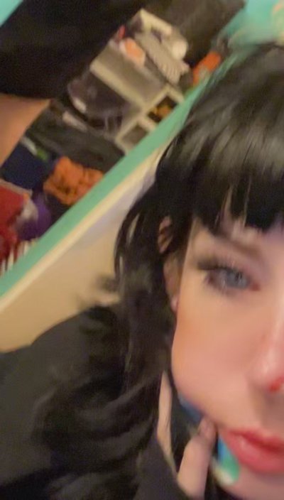 Watch xolindseyxo's leaked NSFW video on TwXstars