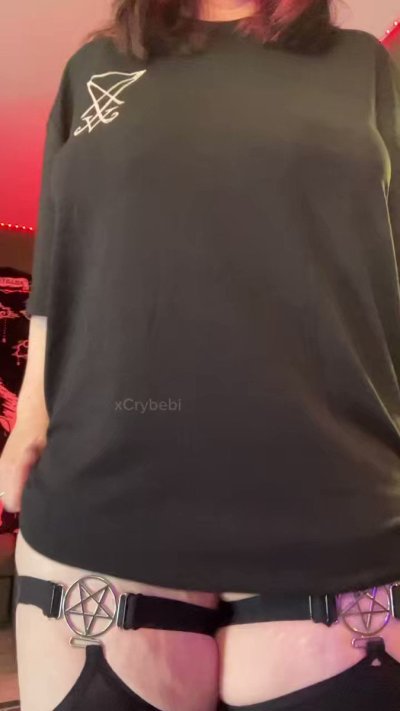 Watch xCrybebi's leaked NSFW video on TwXstars