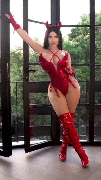 Watch Hanna's leaked NSFW video on TwXstars