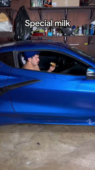 Watch Osvaldo Mireles 👨🏻's leaked NSFW video on TwXstars