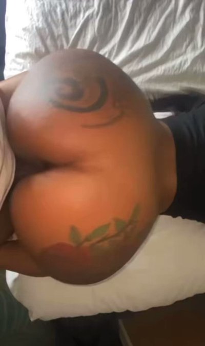 Watch Skylarstar 🌸's leaked NSFW video on TwXstars