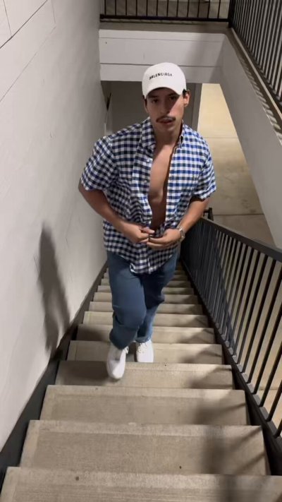 Watch Osvaldo Mireles 👨🏻's leaked NSFW video on TwXstars