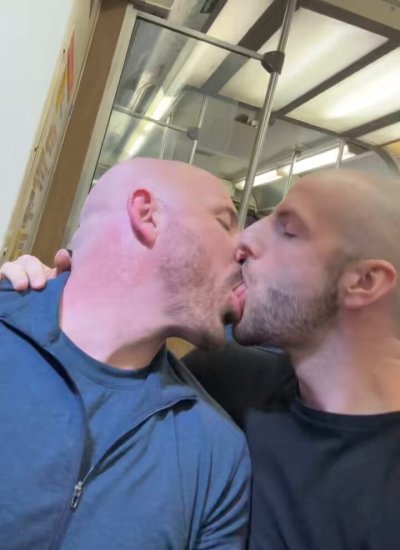 Watch Ryan & Chad's leaked NSFW video on TwXstars