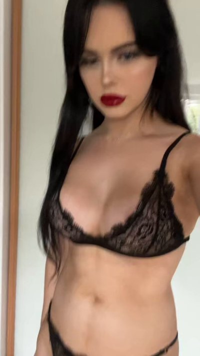 Watch Juneheale's leaked NSFW video on TwXstars