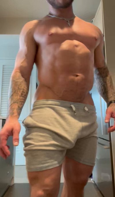 Watch Mike Espinosa's leaked NSFW video on TwXstars