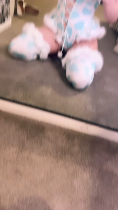 Watch Miss Kem 💖's leaked NSFW video on TwXstars