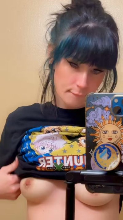 Watch xolindseyxo's leaked NSFW video on TwXstars