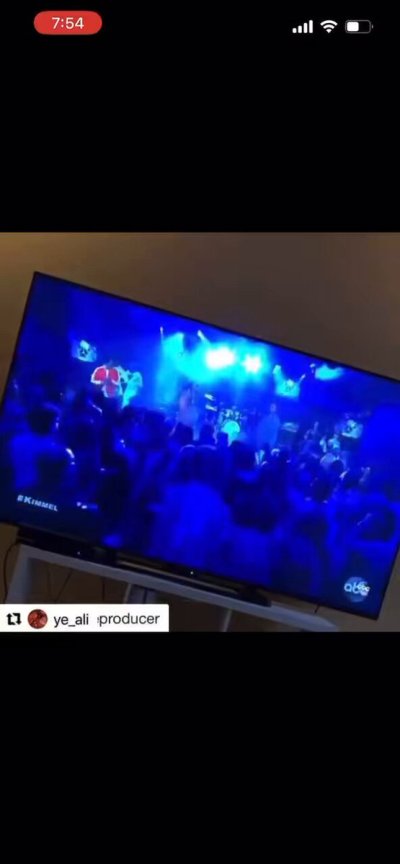 Watch TraphouseJodeci's leaked NSFW video on TwXstars