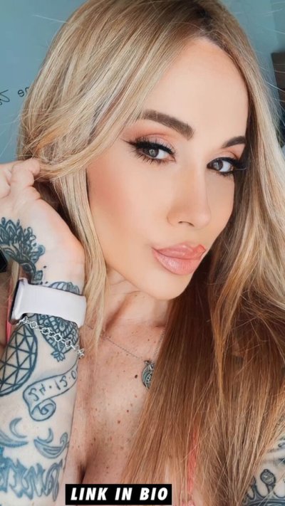 Watch Victoria Lomba's leaked NSFW video on TwXstars