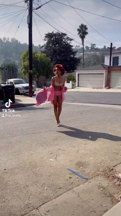 Watch onlyjennafoxx INC's leaked NSFW video on TwXstars