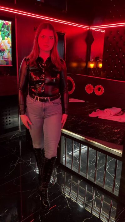 Watch KinkyNavlia's leaked NSFW video on TwXstars