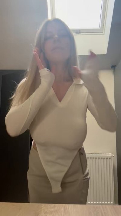 Watch Anna Kochanius's leaked NSFW video on TwXstars