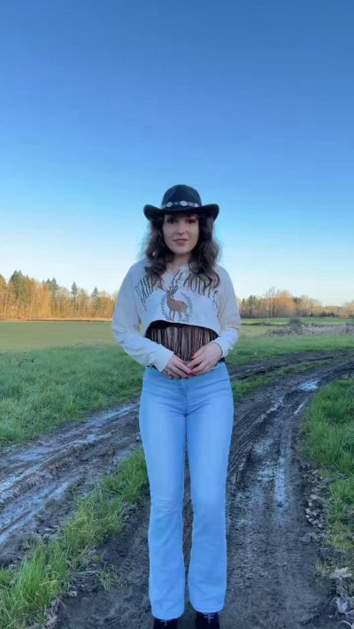 Watch Janiefit's leaked NSFW video on TwXstars