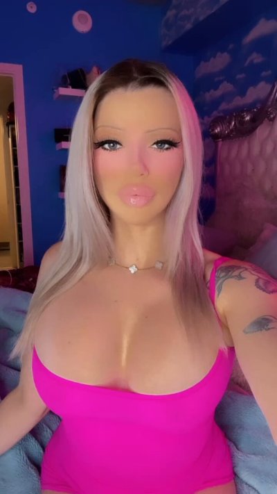 Watch iamY2KBarbie's leaked NSFW video on TwXstars