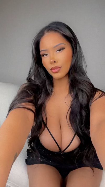 Watch Elsaaababy's leaked NSFW video on TwXstars