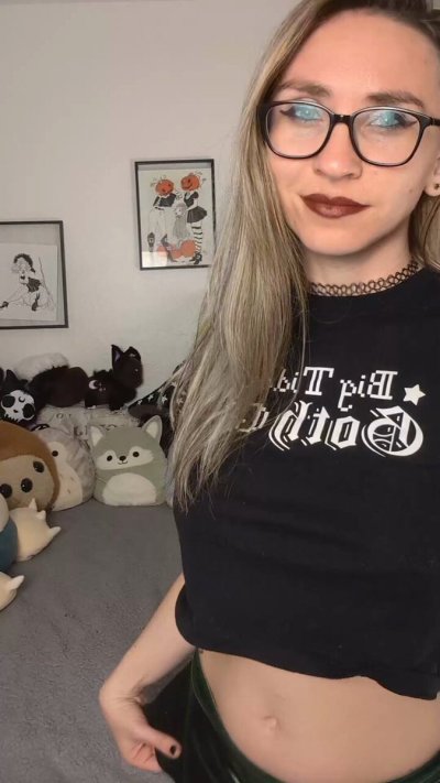 Watch ShyGothExhib's leaked NSFW video on TwXstars