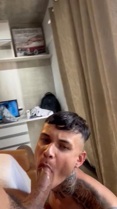 Watch Johnny Louis's leaked NSFW video on TwXstars