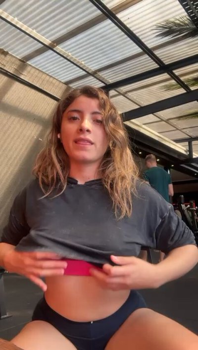 Watch Meliaare 🔞 🔥's leaked NSFW video on TwXstars