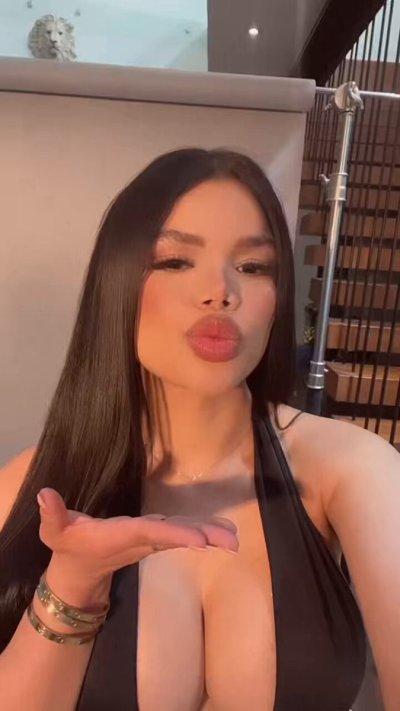 Watch Hanna's leaked NSFW video on TwXstars