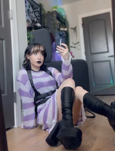 Watch huni 🍯's leaked NSFW video on TwXstars