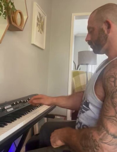 Watch Bull Barrett 🇬🇧💪🏻's leaked NSFW video on TwXstars