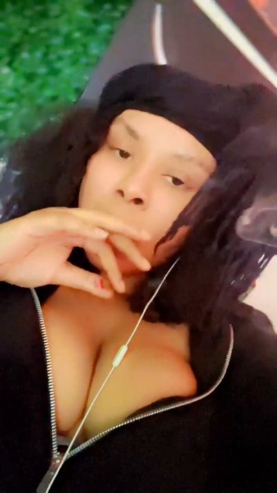 Watch ℳoni's leaked NSFW video on TwXstars