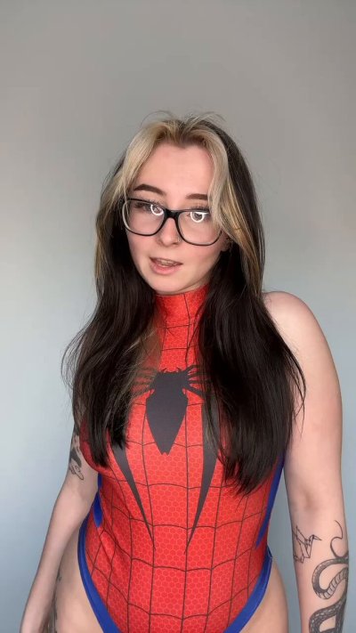 Watch Erin💚's leaked NSFW video on TwXstars