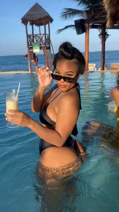 Watch 🖤's leaked NSFW video on TwXstars