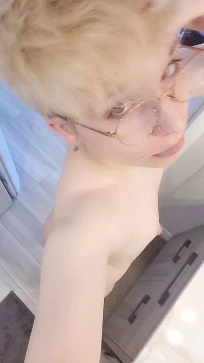 Watch hunnypaint + io's leaked NSFW video on TwXstars