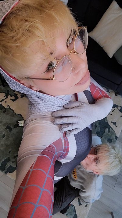 Watch hunnypaint + io's leaked NSFW video on TwXstars