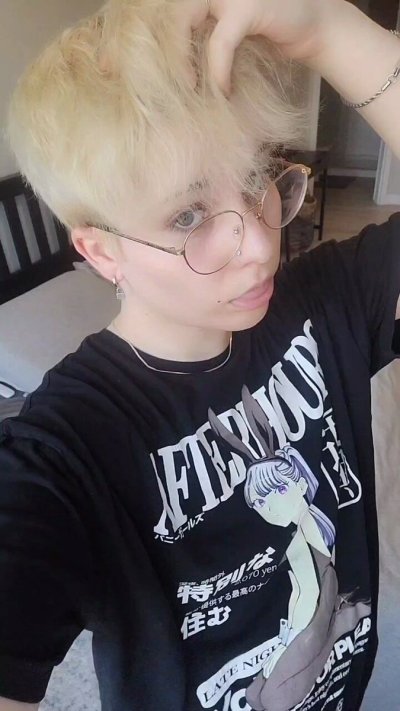 Watch hunnypaint + io's leaked NSFW video on TwXstars