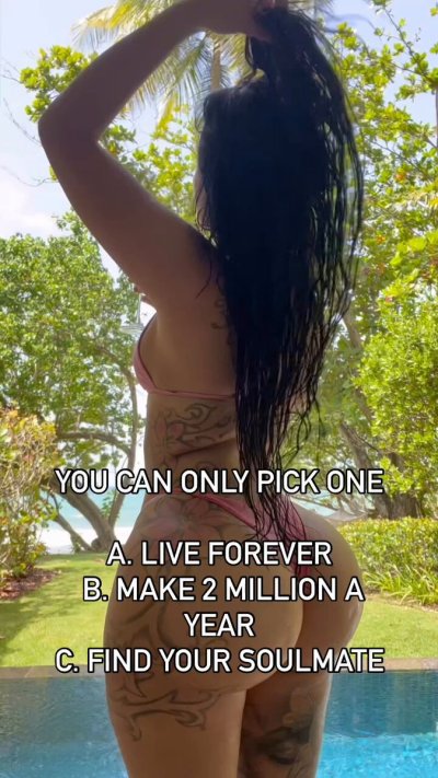 Watch Biancatoxic's leaked NSFW video on TwXstars