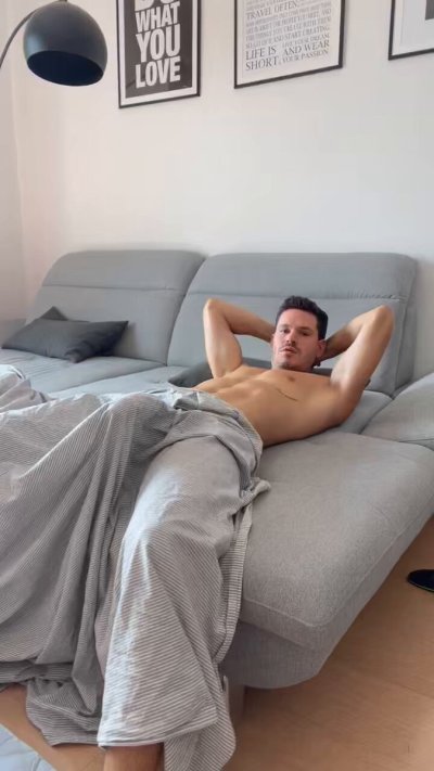 Watch Hunk Marc's leaked NSFW video on TwXstars