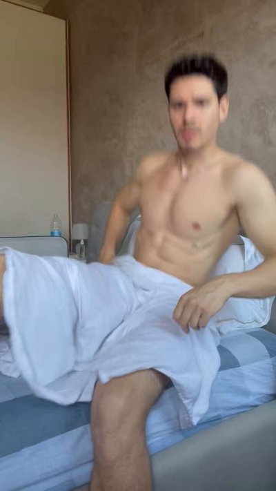 Watch Hunk Marc's leaked NSFW video on TwXstars