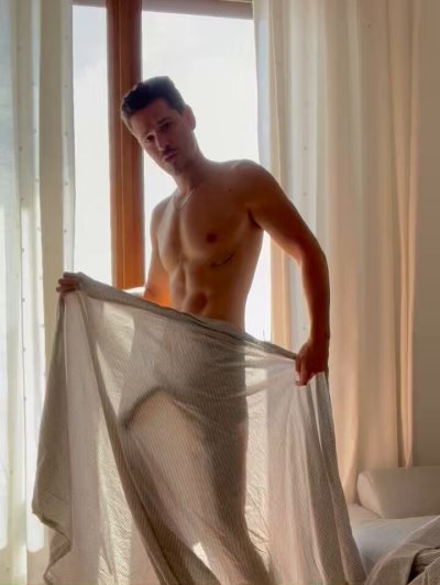 Watch Hunk Marc's leaked NSFW video on TwXstars