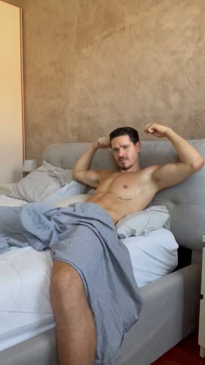 Watch Hunk Marc's leaked NSFW video on TwXstars