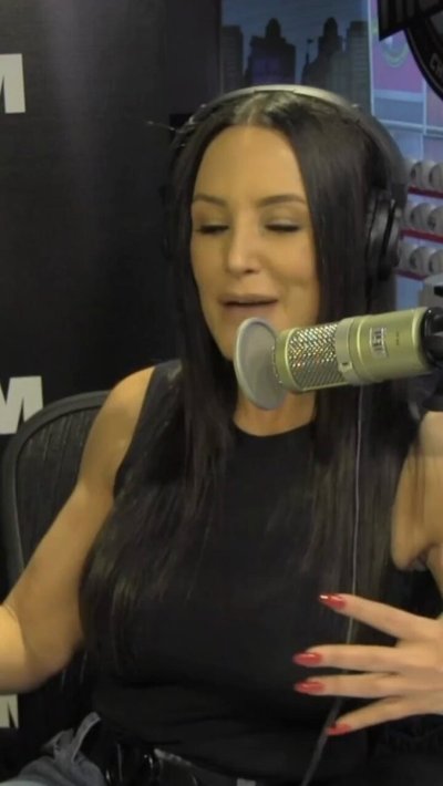 Watch Lisa Ann's leaked NSFW video on TwXstars