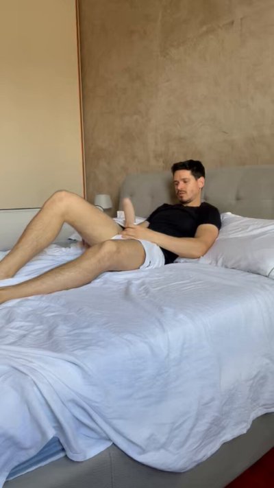 Watch Hunk Marc's leaked NSFW video on TwXstars