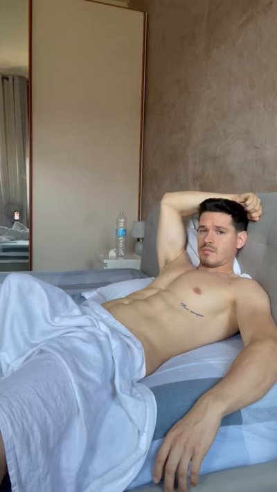 Watch Hunk Marc's leaked NSFW video on TwXstars