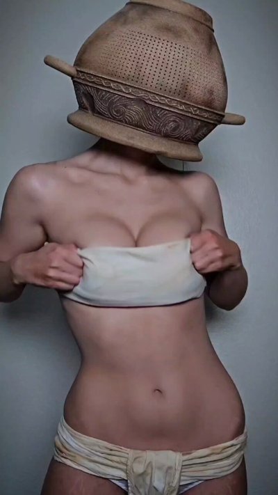 Watch SkyexSummers's leaked NSFW video on TwXstars