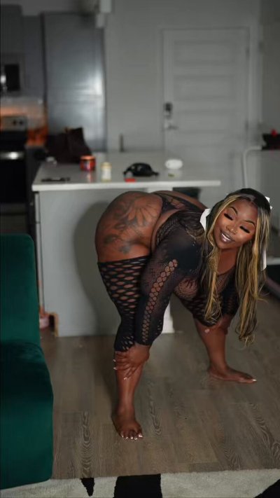 Watch fyebottom's leaked NSFW video on TwXstars