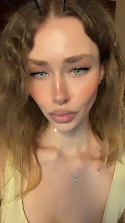 Watch Oksi Roxi's leaked NSFW video on TwXstars