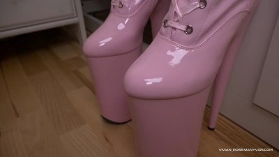 Watch VIVIAN ROSE 2500CC's leaked NSFW video on TwXstars