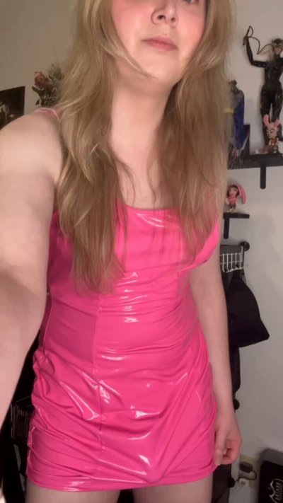 Watch lilxwolfy 🏳️‍⚧️'s leaked NSFW video on TwXstars