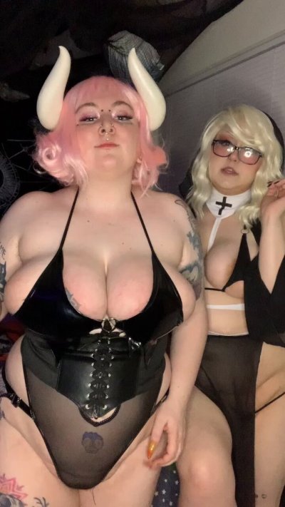 Watch 🍓Big Titty Slut🍓's leaked NSFW video on TwXstars