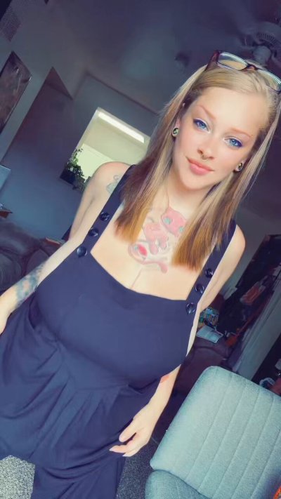 Watch mewbini's leaked NSFW video on TwXstars