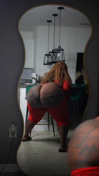 Watch fyebottom's leaked NSFW video on TwXstars