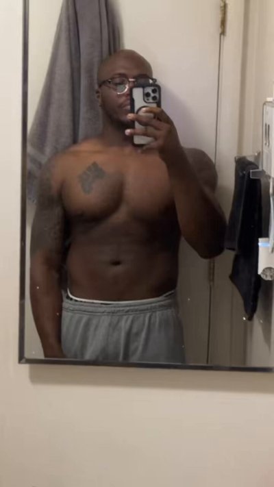 Watch Big Papa 🐻's leaked NSFW video on TwXstars