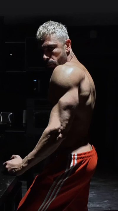 Watch D.O. 🇦🇷🇺🇸🇪🇸🇬🇧's leaked NSFW video on TwXstars